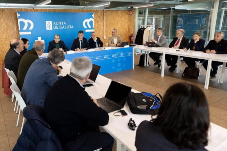 Las universidades de A Coruña y Vigo tendrán profesores asociados de Ciencias de la Salud el próximo curso para avanzar en la descentralización del grado en Medicina de la USC