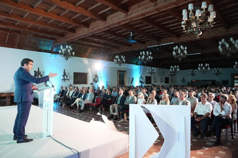 Rías Baixas premia a sus referentes turísticos y reivindica un modelo de éxito que ya mira al futuro