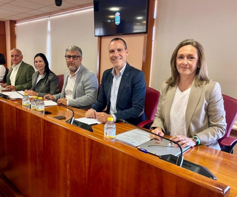 El PP exige a Caballero un calendario “serio” para el Mundial 2030 y rechaza seguir subvencionando vuelos en Peinador