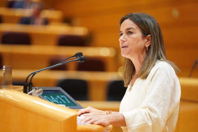 Pepa Pardo exige elecciones y acusa a Sánchez de “atrincherarse” en Moncloa por la corrupción
