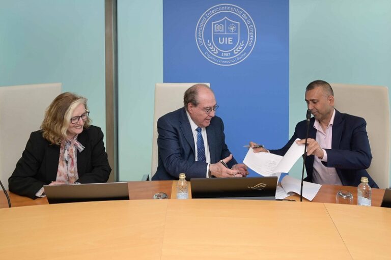 La UIE se alía con una universidad pública de Nueva York para impulsar investigación en IA e ingenierías