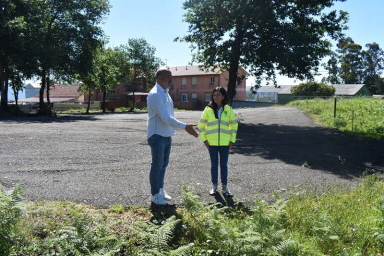 Mos habilitará un aparcamiento provisional de 5.000 metros para aliviar el tráfico y el estacionamiento en la Avenida do Rebullón