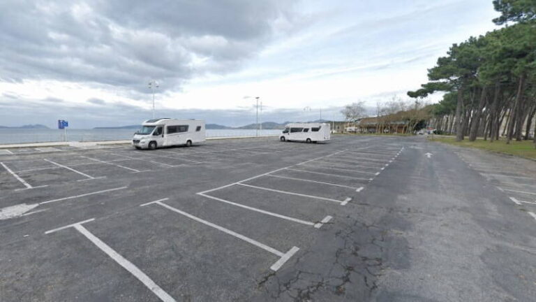 Luisa Sánchez solicita una ordenanza que regule el turismo de autocaravanas y que el Concello habilite al menos un área con los servicios necesarios