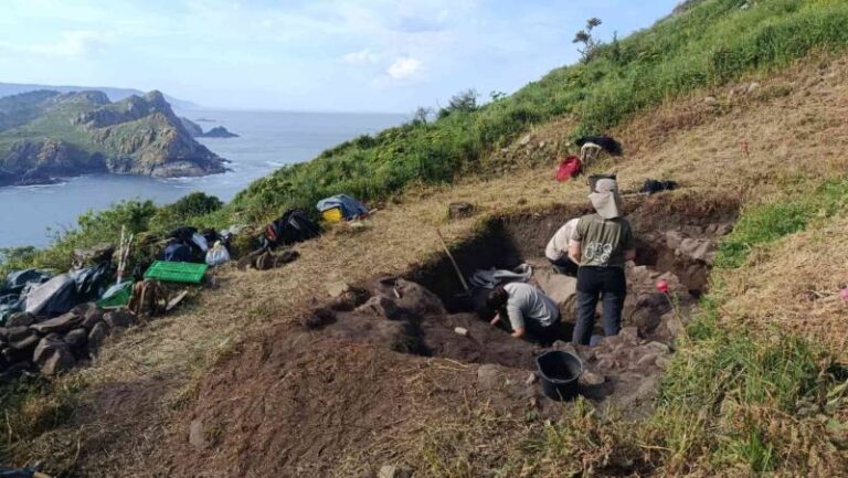 El hallazgo que cambia la historia de las Cíes: descubren restos de un gran asentamiento humano anterior a los romanos