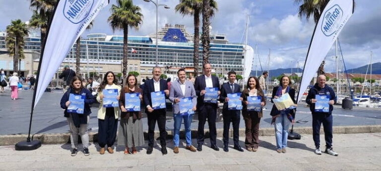 Arranca en Vigo la campaña de reparto de mapas a cruceristas para impulsar el comercio de proximidad