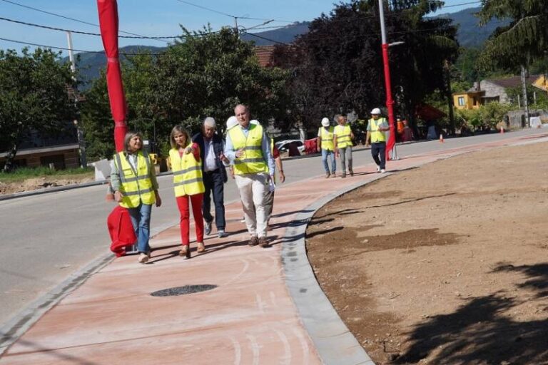 A Deputación supervisa a mellora da mobilidade peonil na estrada provincial EP-4001, no Concello de Ponteareas, na que está a investir preto de 660.000 euros