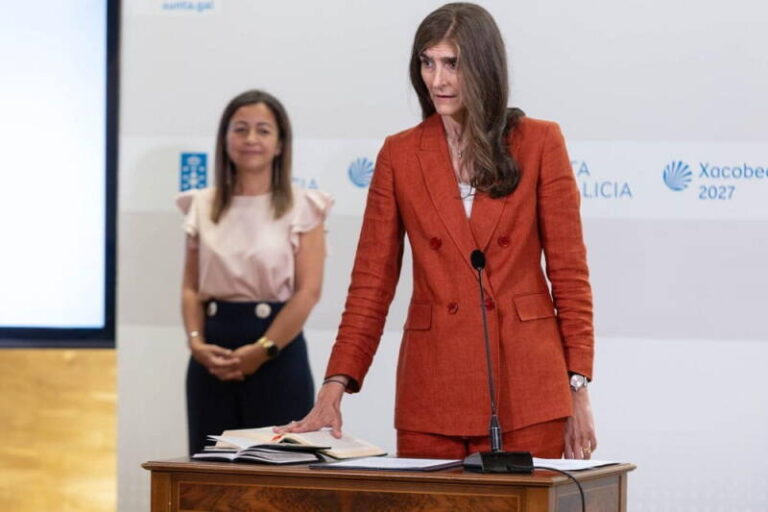 Natalia Botana Rey toma posesión como presidenta de Puertos de Galicia