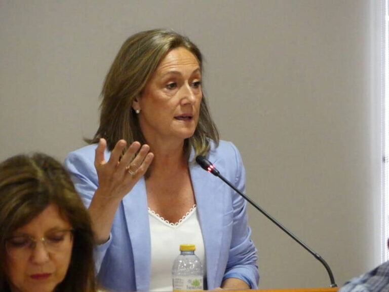Luisa Sánchez exige la retirada de la firma del exministro Ábalos del libro de honor del Concello tras la condena de 24 años de prisión por corrupción