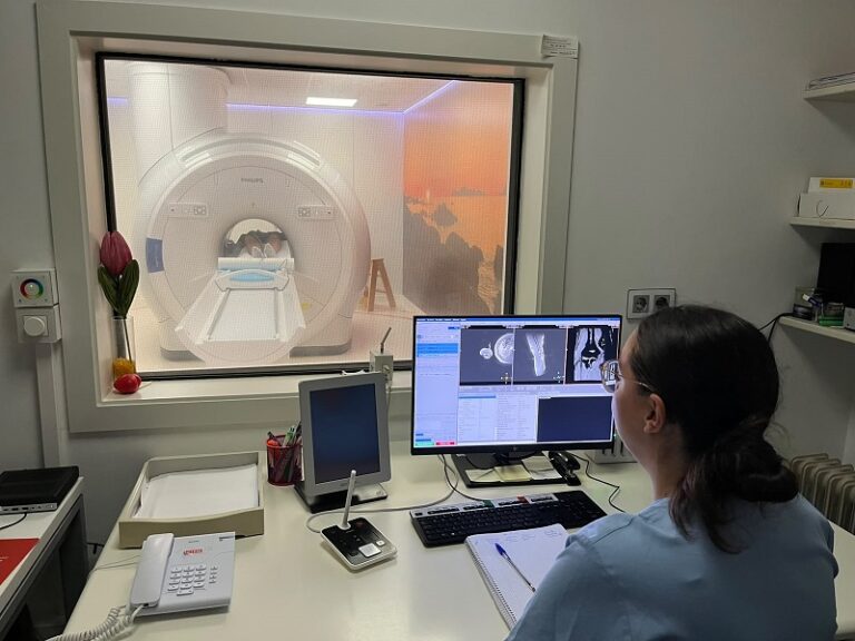 Ribera Povisa renueva su resonancia magnética con inteligencia artificial y pruebas tres veces más rápidas