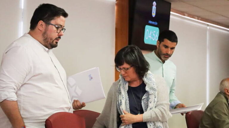 El BNG abandona el Pleno del Saltamontes en protesta por la negativa de Caballero a comparecer
