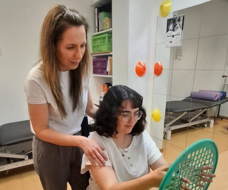 La ‘X Solidaria’ permite que 28 personas con esclerosis múltiple reciban terapia ocupacional en Vigo