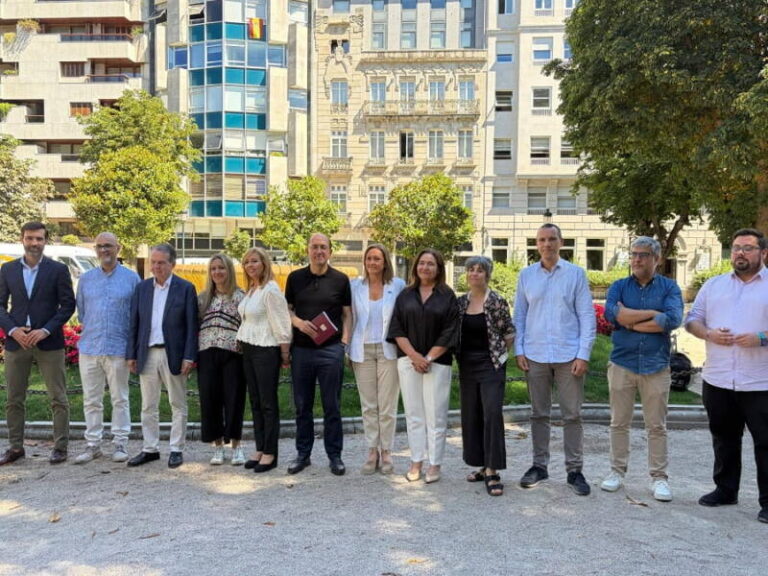 Luisa Sánchez salienta o crecemento da Feira do Libro de Vigo, que medra con 26 casetas