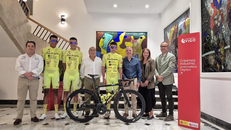 La Zona Franca impulsa la internacionalización del Club Ciclista Rías Baixas, primer equipo deportivo de ViaExterior