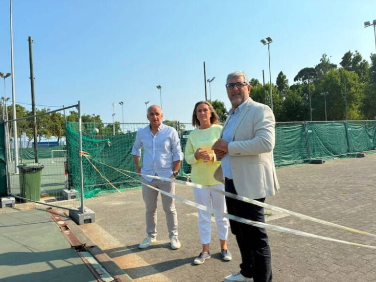 Luisa Sánchez lamenta que el abandono de las pistas municipales impide por tercer año que Samil acoja el torneo internacional de tenis femenino