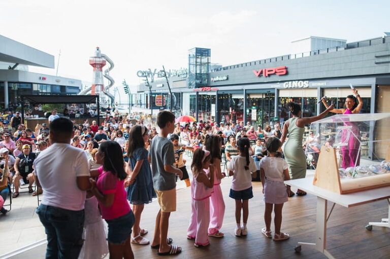 Vialia Vigo llenará agosto de conciertos, actividades infantiles y una gran Fiesta del Agua