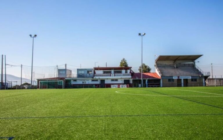 Vigo invertirá 317.000 euros en renovar el césped del campo de fútbol de Monte da Mina