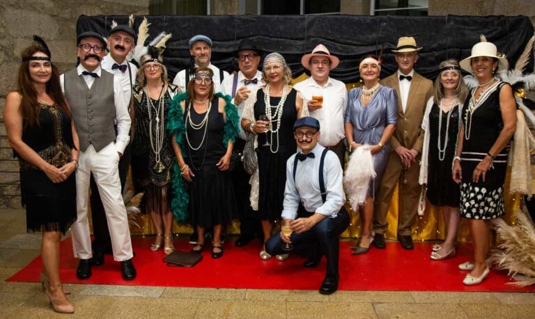 Mondariz viaja a los felices años 20 con una noche de Gran Gatsby entre perlas, charlestón y recetas históricas