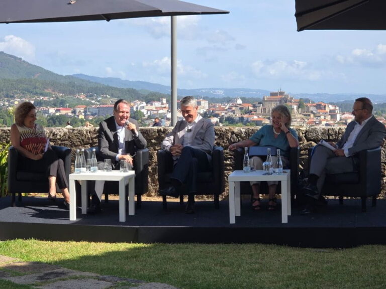 Caballero defiende en Valença “borrar fronteras” para impulsar la economía y la movilidad