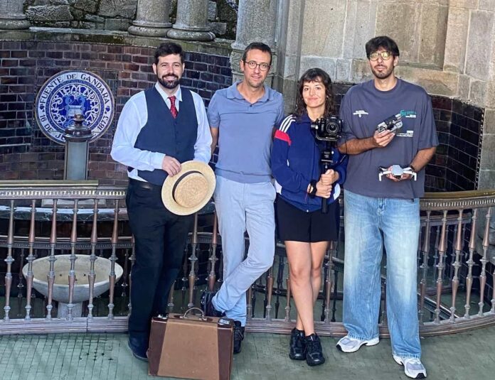 ÁLVARO BONET Y ASER ÁLVAREZ CON PARTE DEL EQUIPO EN LA FUENTE DE GANDARA DE BALNEARIO DE MONDARIZ (1)