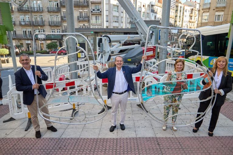 Vigo comienza a montar los grandes elementos de Navidad con una renovada propuesta de iluminación
