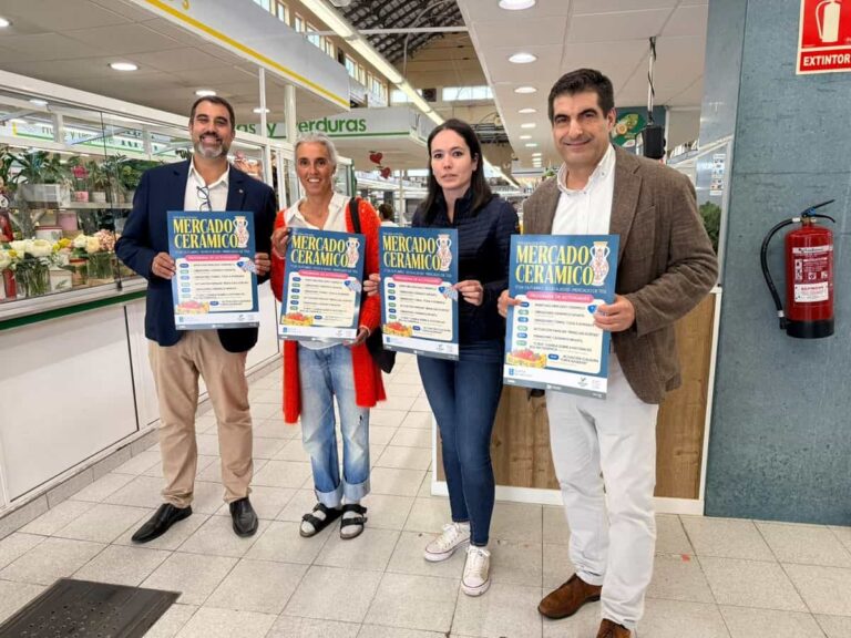 El Mercado de Teis se transforma este sábado en una feria de cerámica con 21 expositores