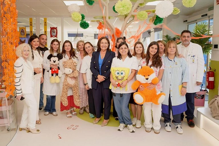 La vacunación contra la gripe sin pinchazo llega a 11 colegios del área de Vigo y a más de 4.200 escolares