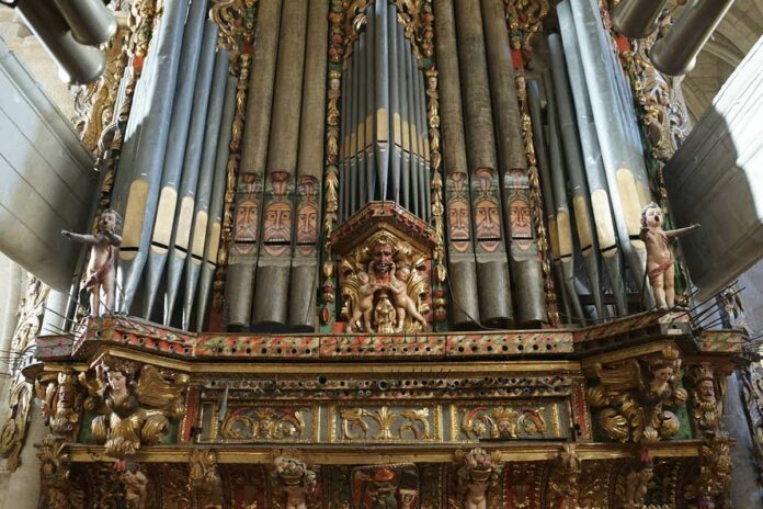 Órgano de la catedral de Tui (1)