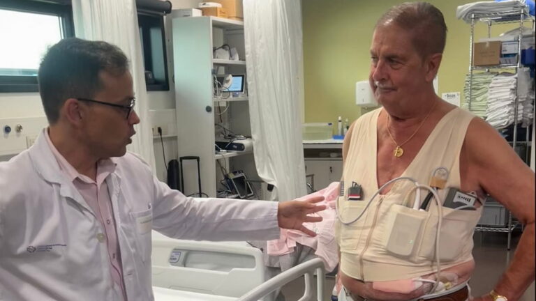 El Cunqueiro se sitúa entre los tres hospitales de España que más recurren a un «corazón mecánico» como tratamiento definitivo