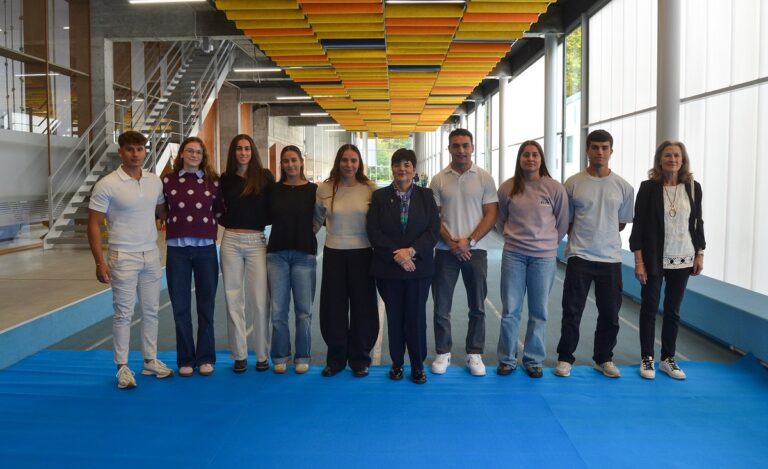 Los universitarios de Vigo conquistan ocho medallas en los Mundiales y reciben un homenaje por sus éxitos